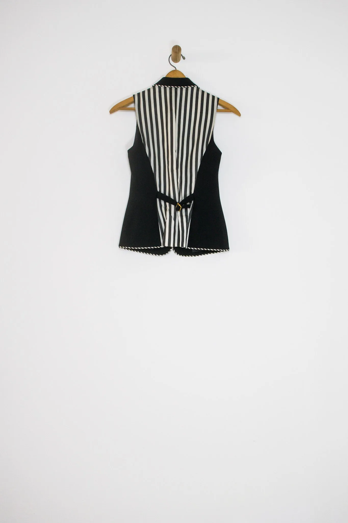 80's BLACK AND WHITE VEST / MEDIUM