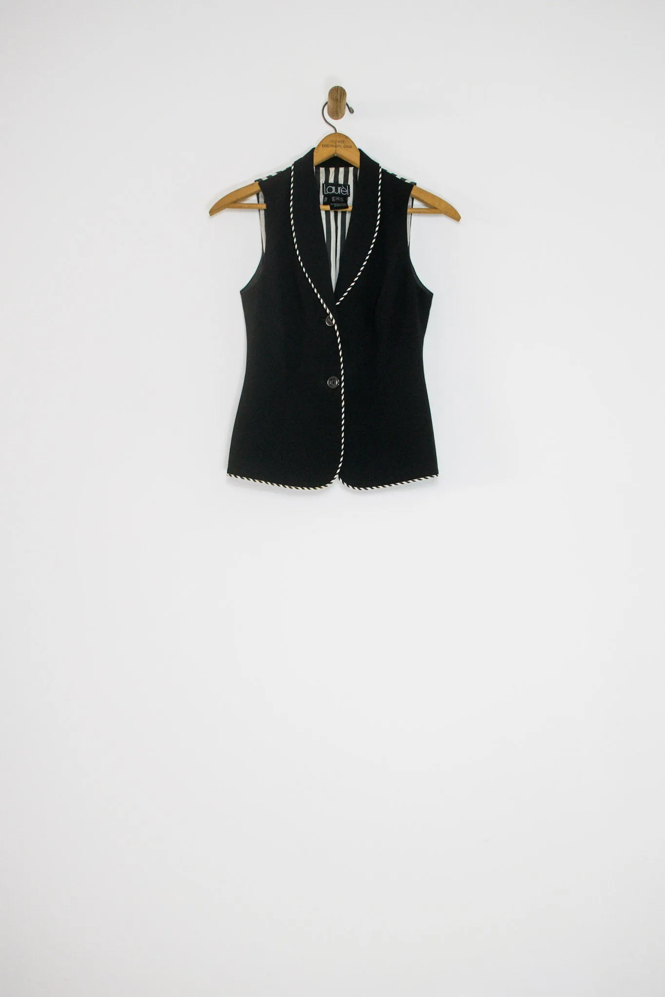 80's BLACK AND WHITE VEST / MEDIUM
