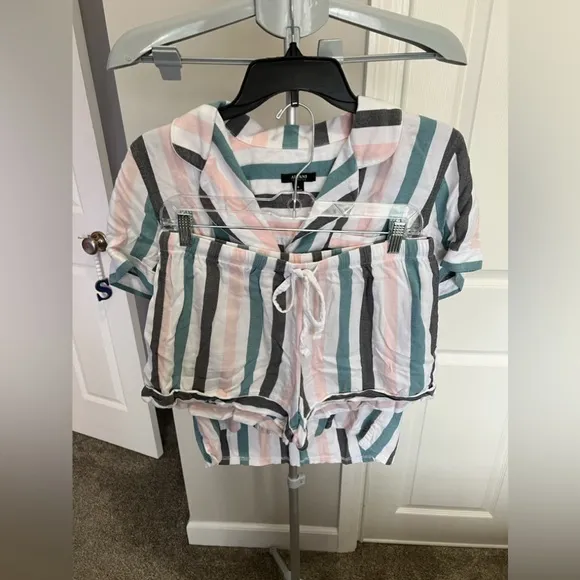 ALFANI Intimates White Striped Short Sleeve &amp; Shirts Pajama Set Size Med…