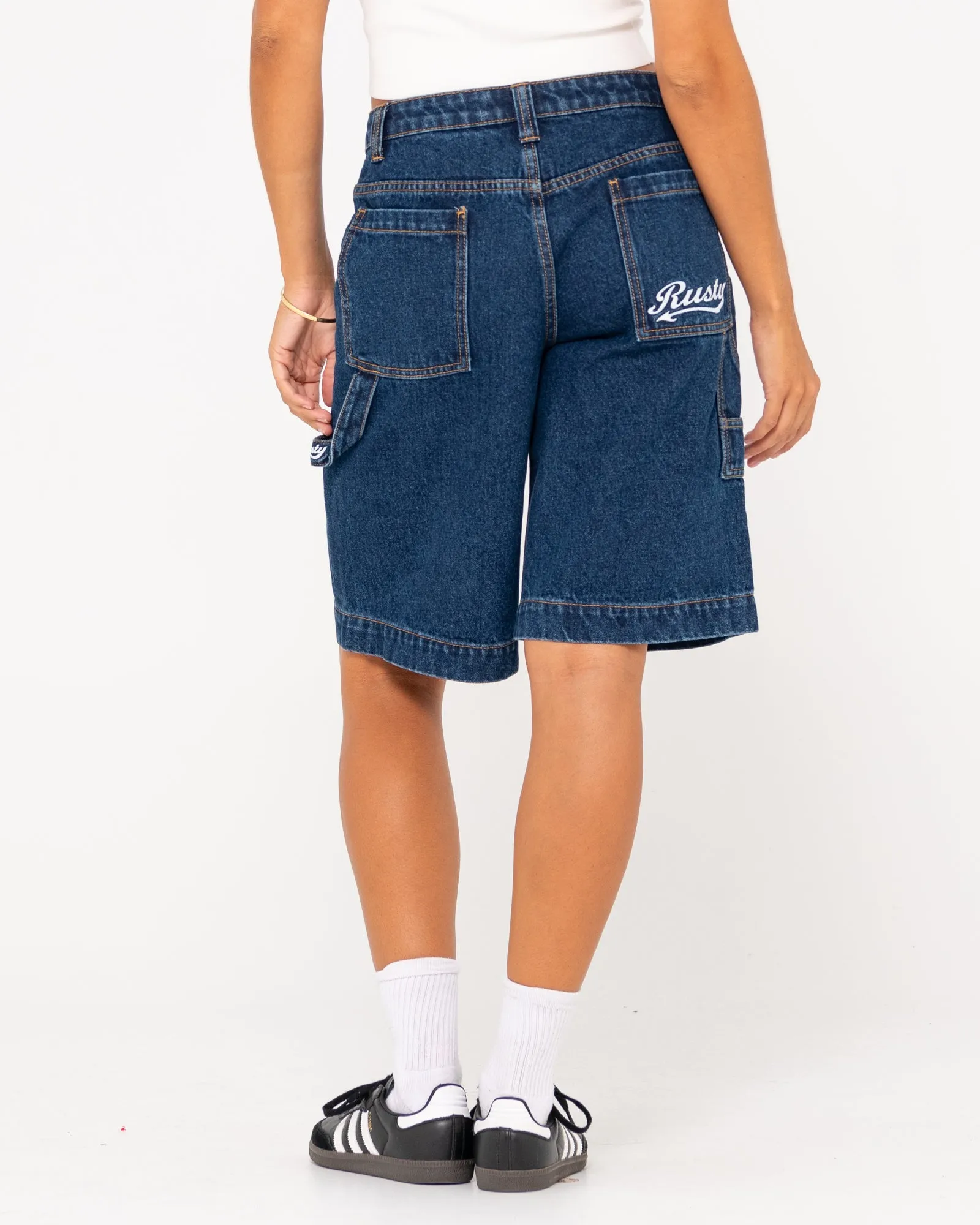 Billie Low Rise Carpenter Jort