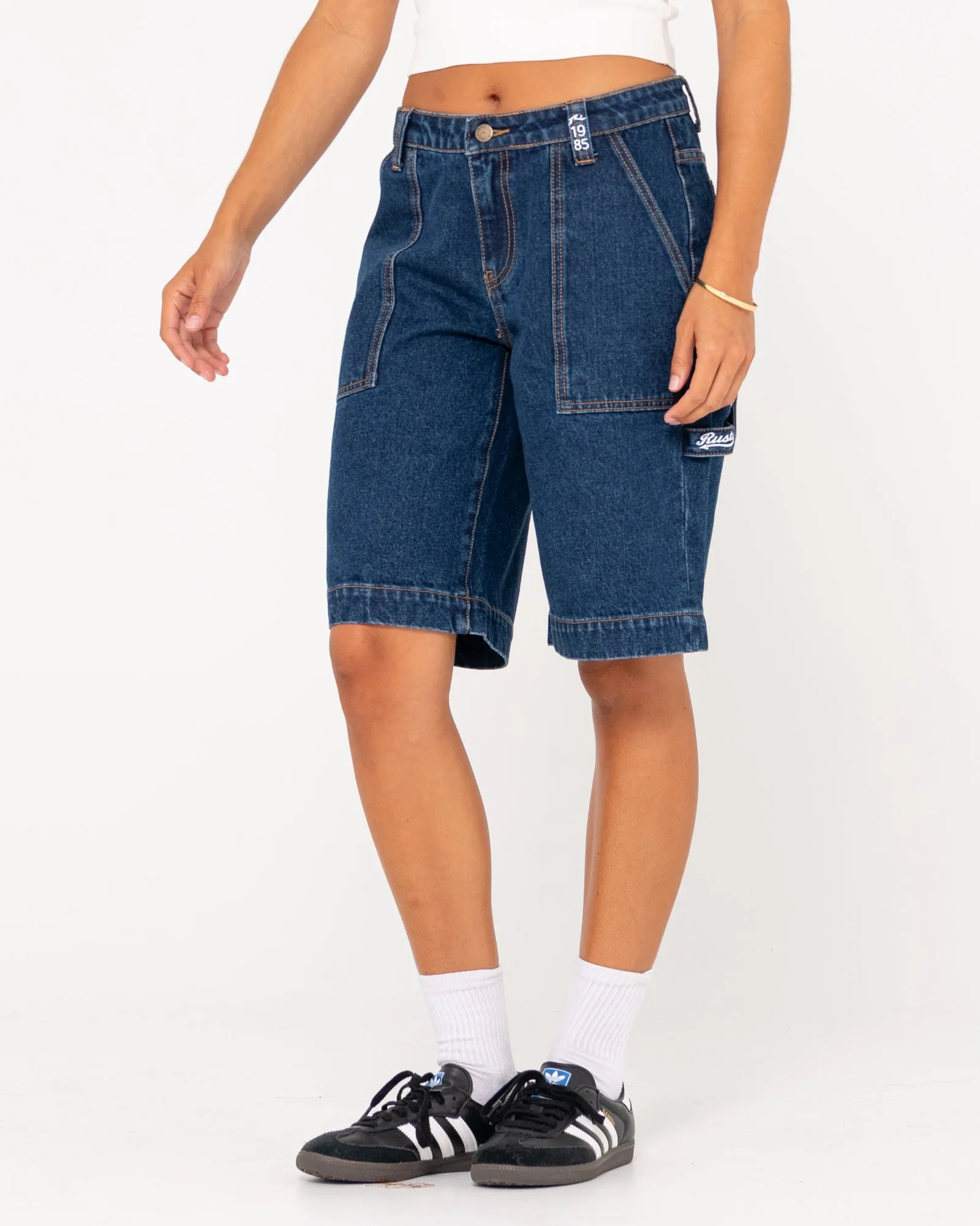 Billie Low Rise Carpenter Jort