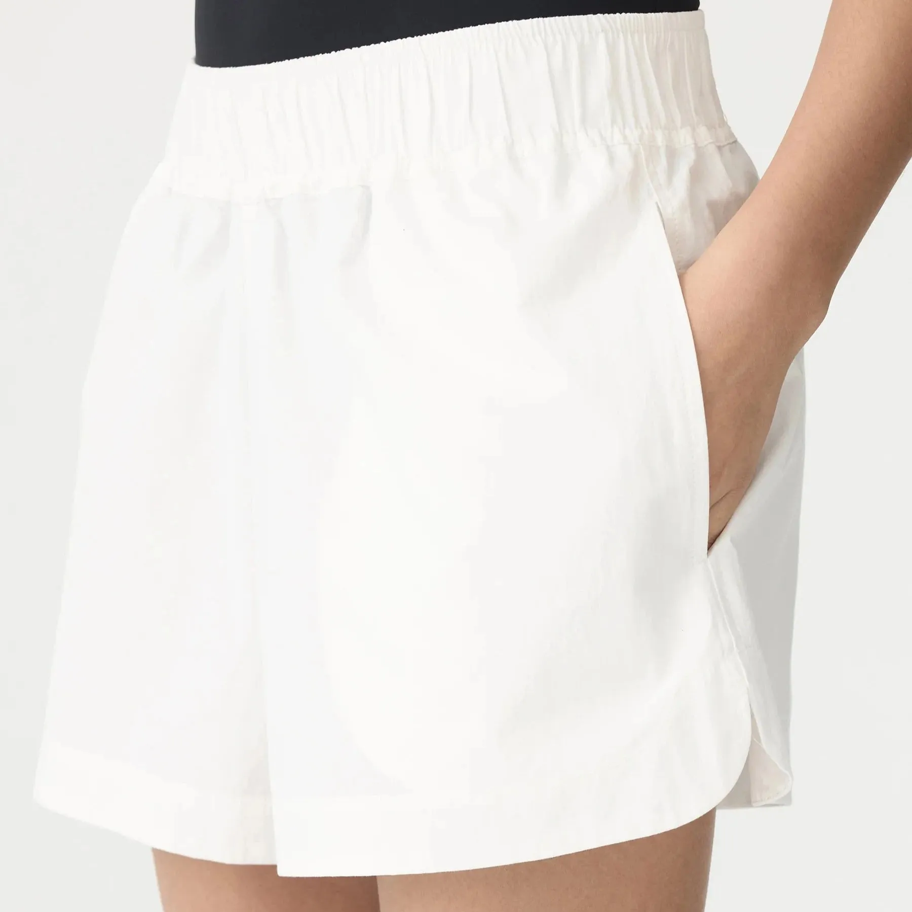 CRUSHED COTTON TENNIS SHORT - NATURAL