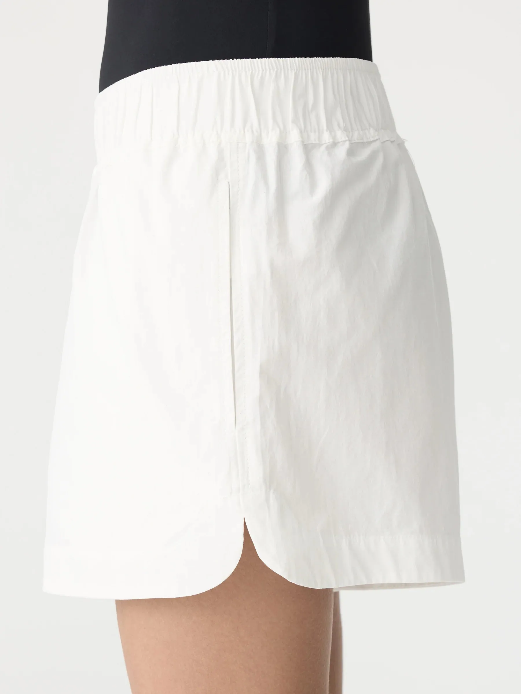 CRUSHED COTTON TENNIS SHORT - NATURAL