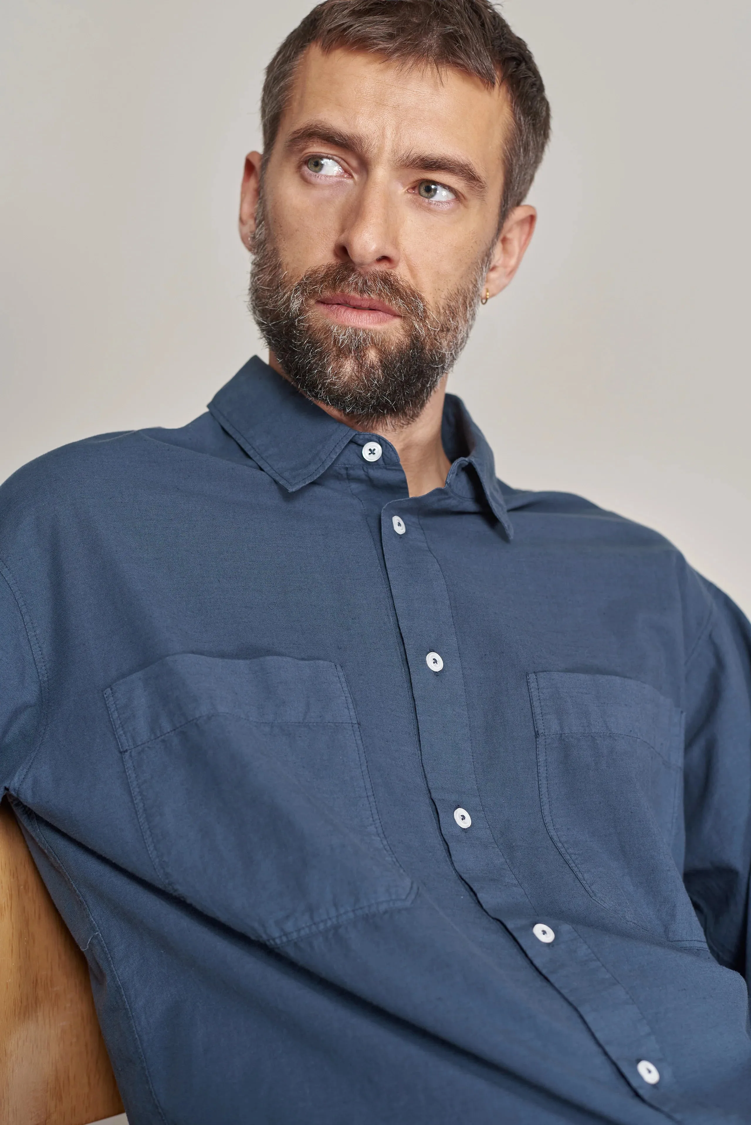 dario shirt in tencel linen cold navy