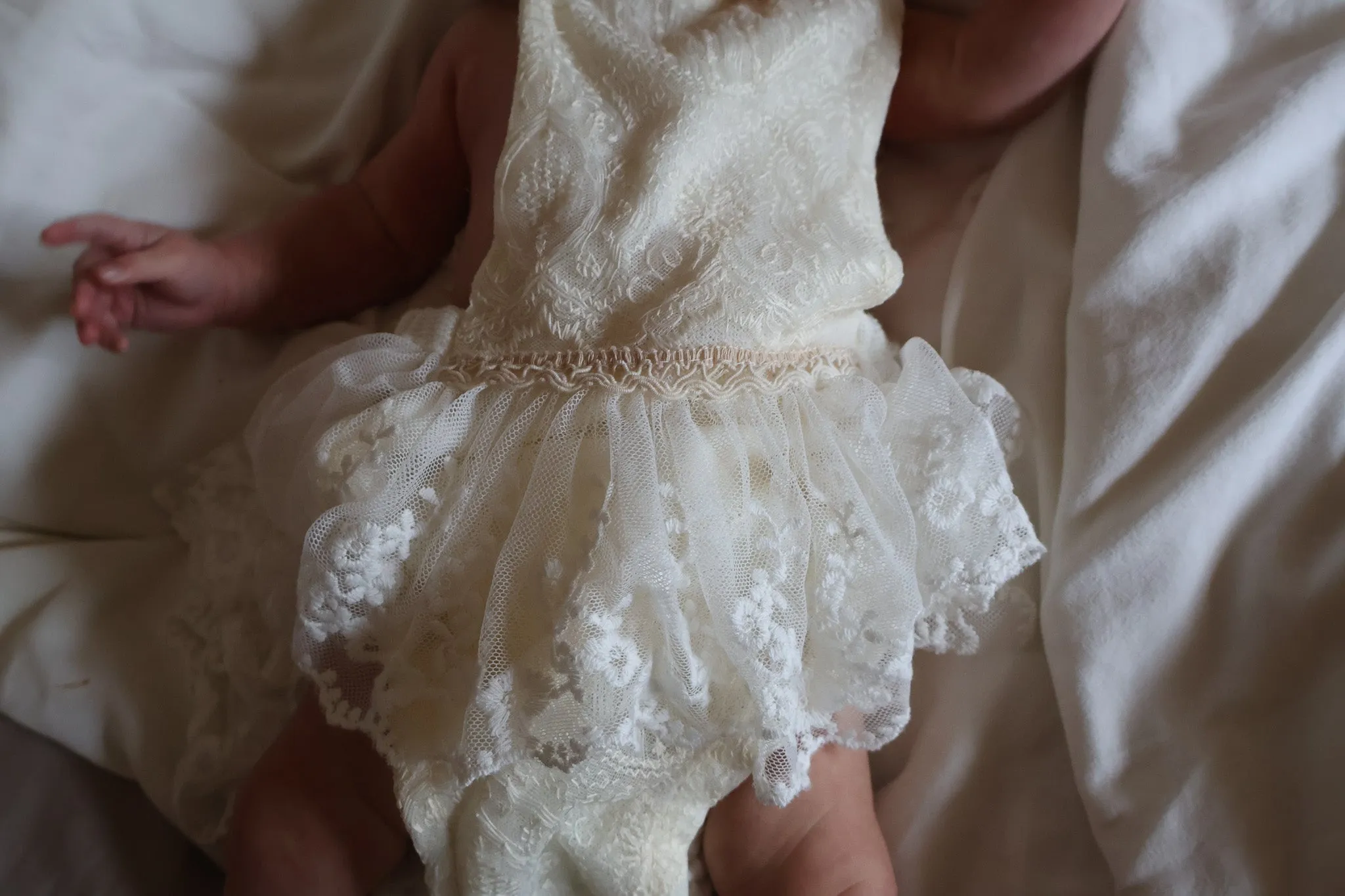 Ellie Newborn Romper & Bonnet in Vanilla