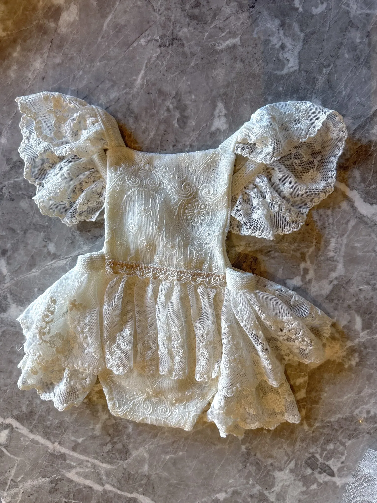 Ellie Newborn Romper & Bonnet in Vanilla