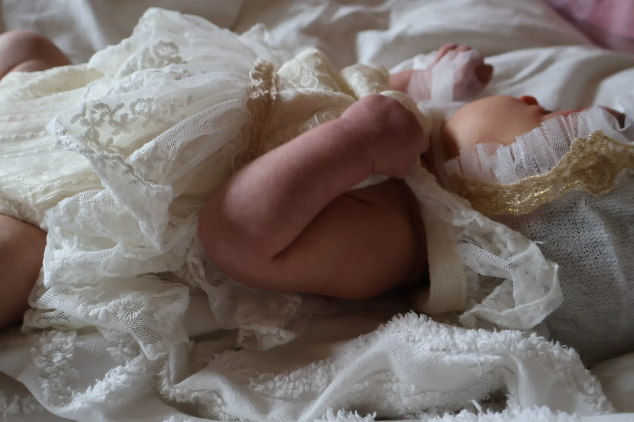 Ellie Newborn Romper & Bonnet in Vanilla
