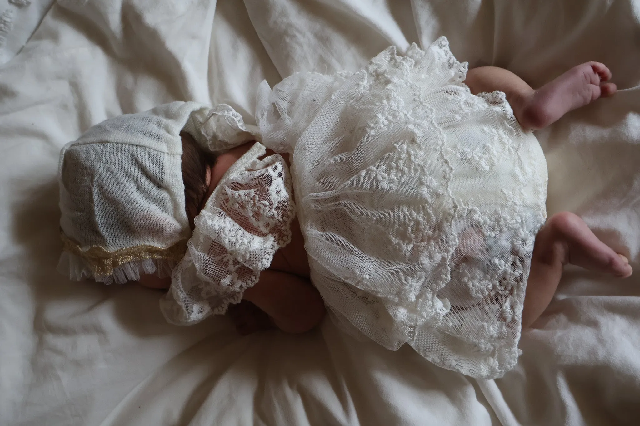 Ellie Newborn Romper & Bonnet in Vanilla
