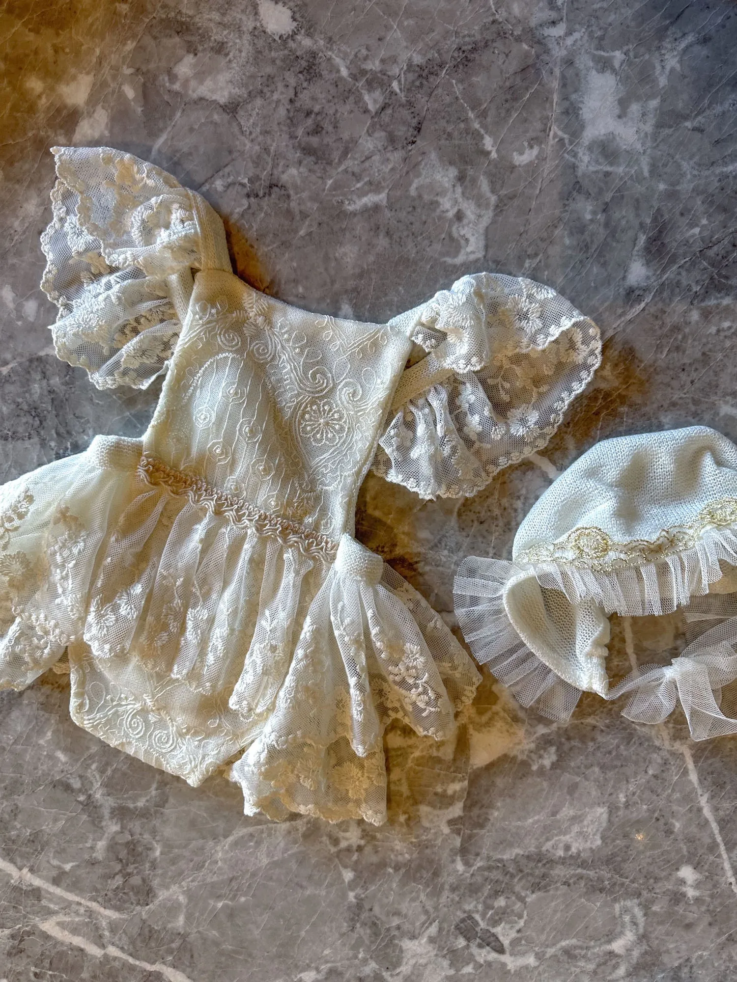 Ellie Newborn Romper & Bonnet in Vanilla