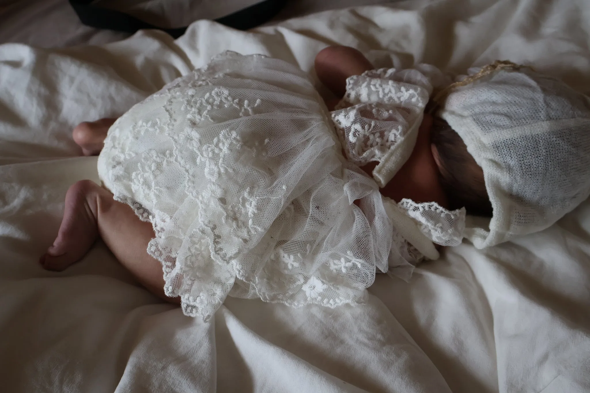 Ellie Newborn Romper & Bonnet in Vanilla