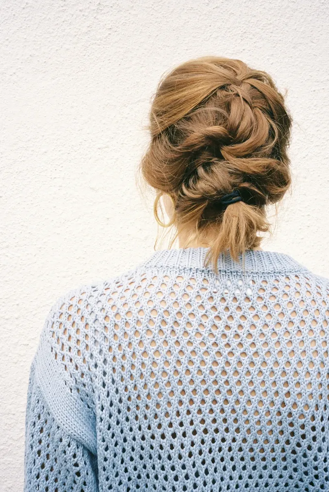 elora knit sweater in swedish sky