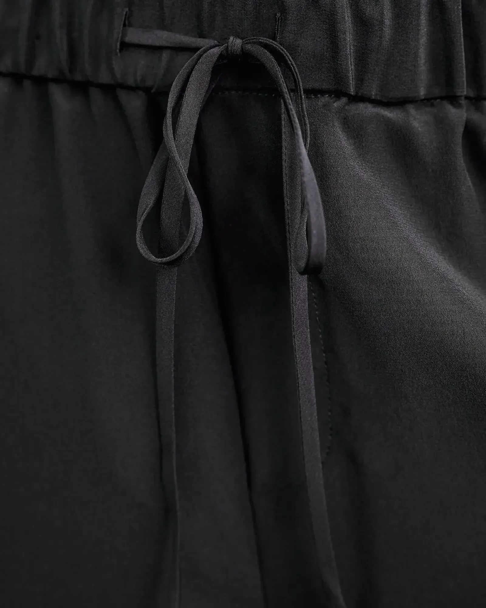 Frances Silk Short in Black