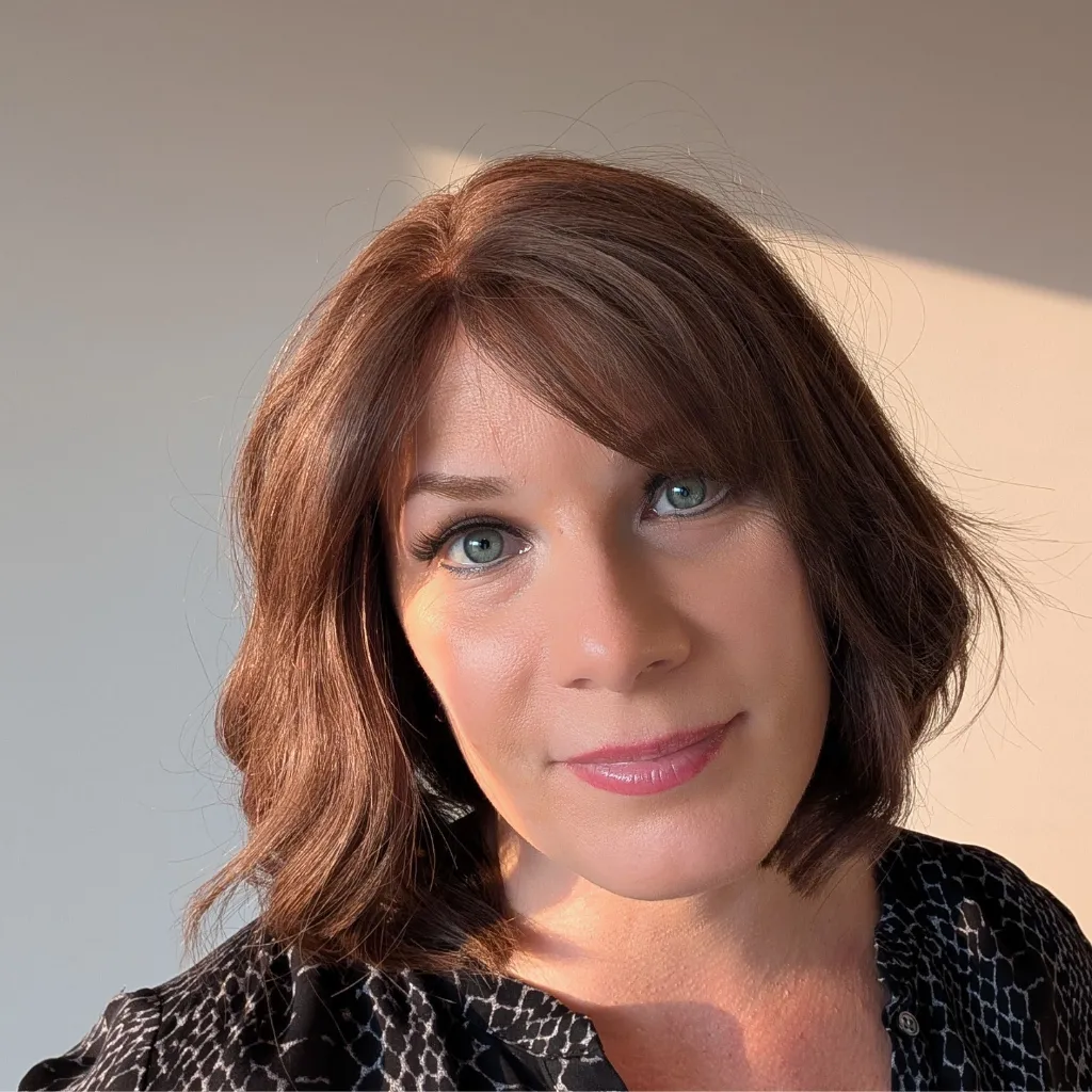 French Bob | Lace Front Remy Human Hair Wig | 8" Inch | Invisible Layer Collection