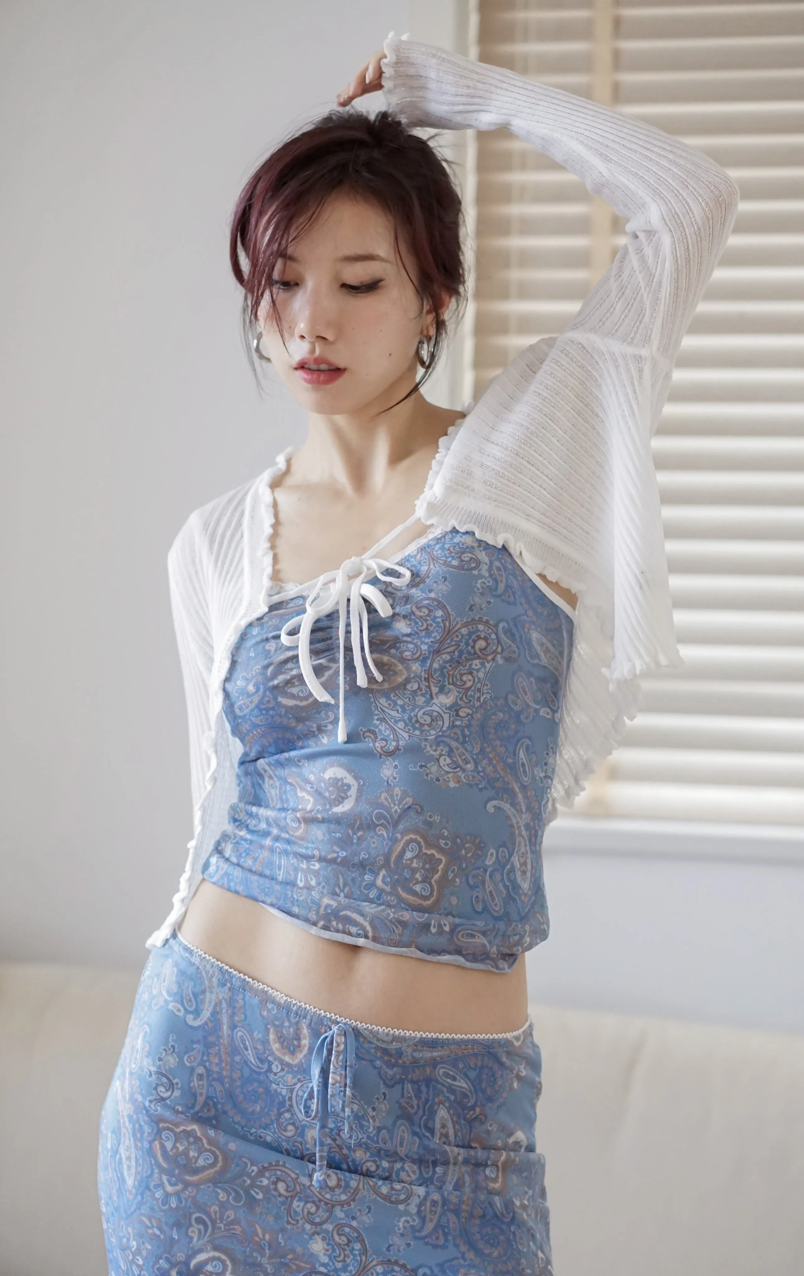 Hollowed-out semi transparent lace cardiagn
