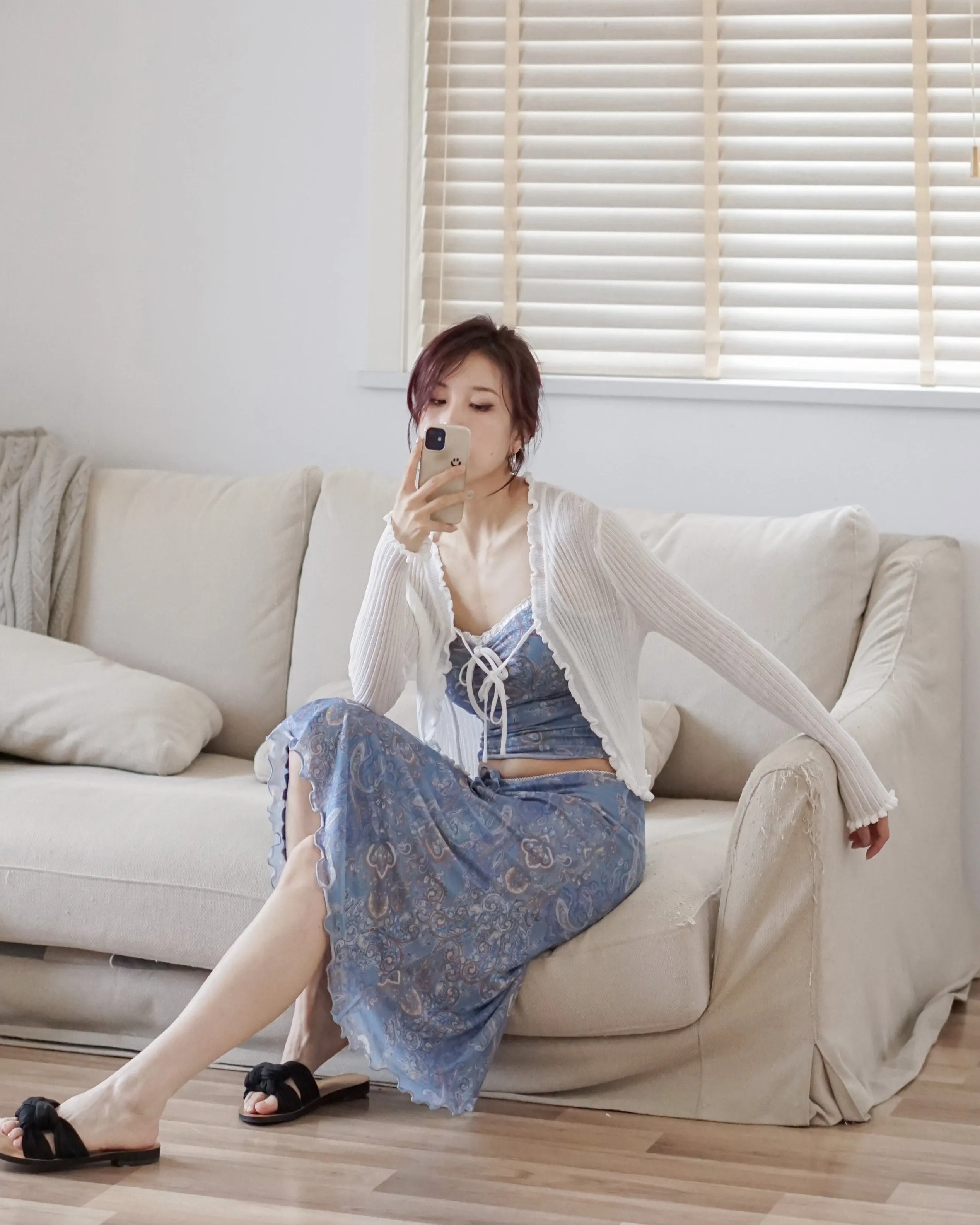 Hollowed-out semi transparent lace cardiagn