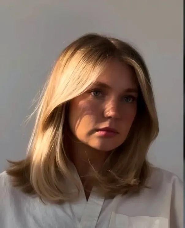 Italian Bob | Lace Front Luxury Synthetic Wig | 12" Inch | Invisible Layer Collection