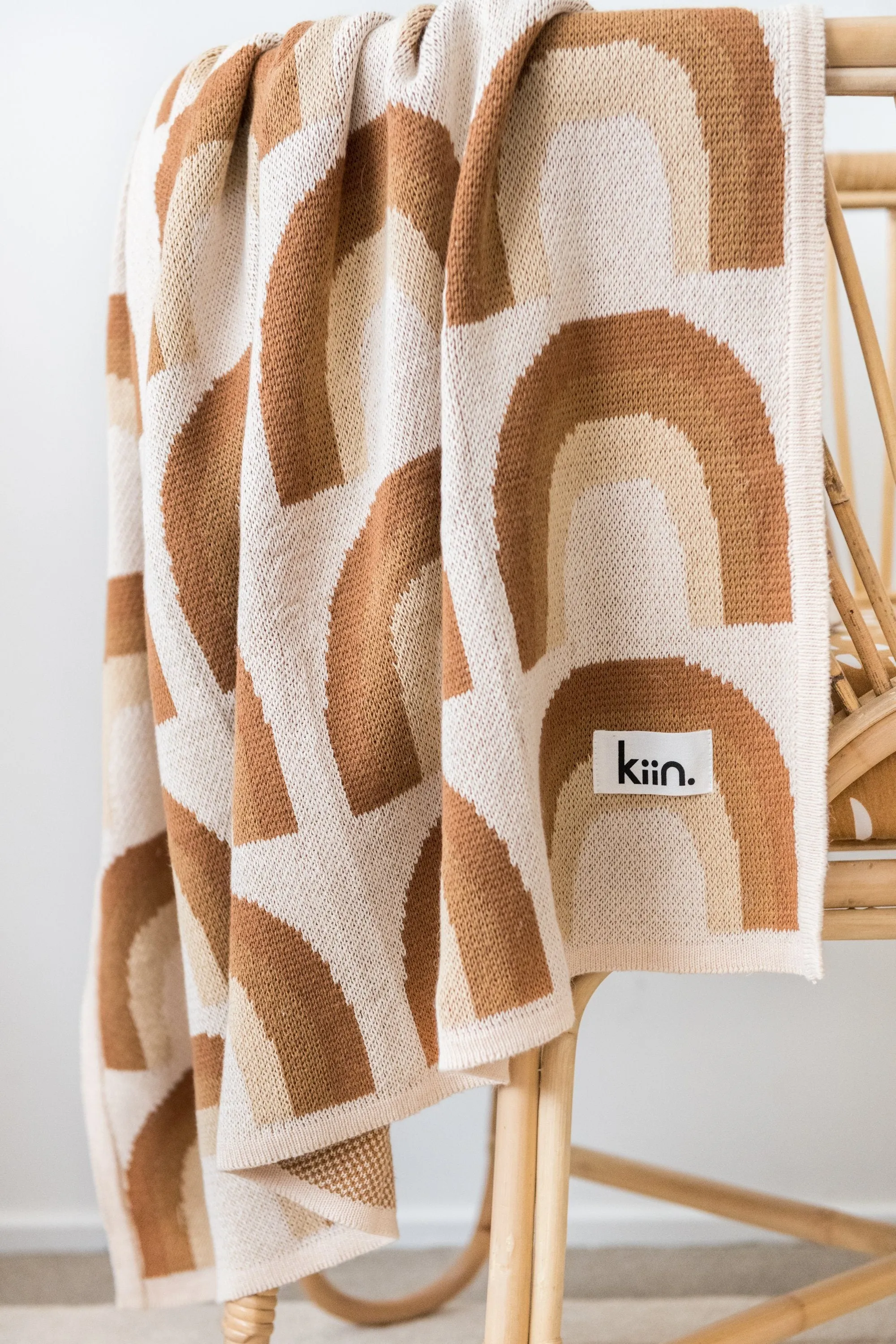 Kiin Organic Cotton Knitted Rainbow Blanket
