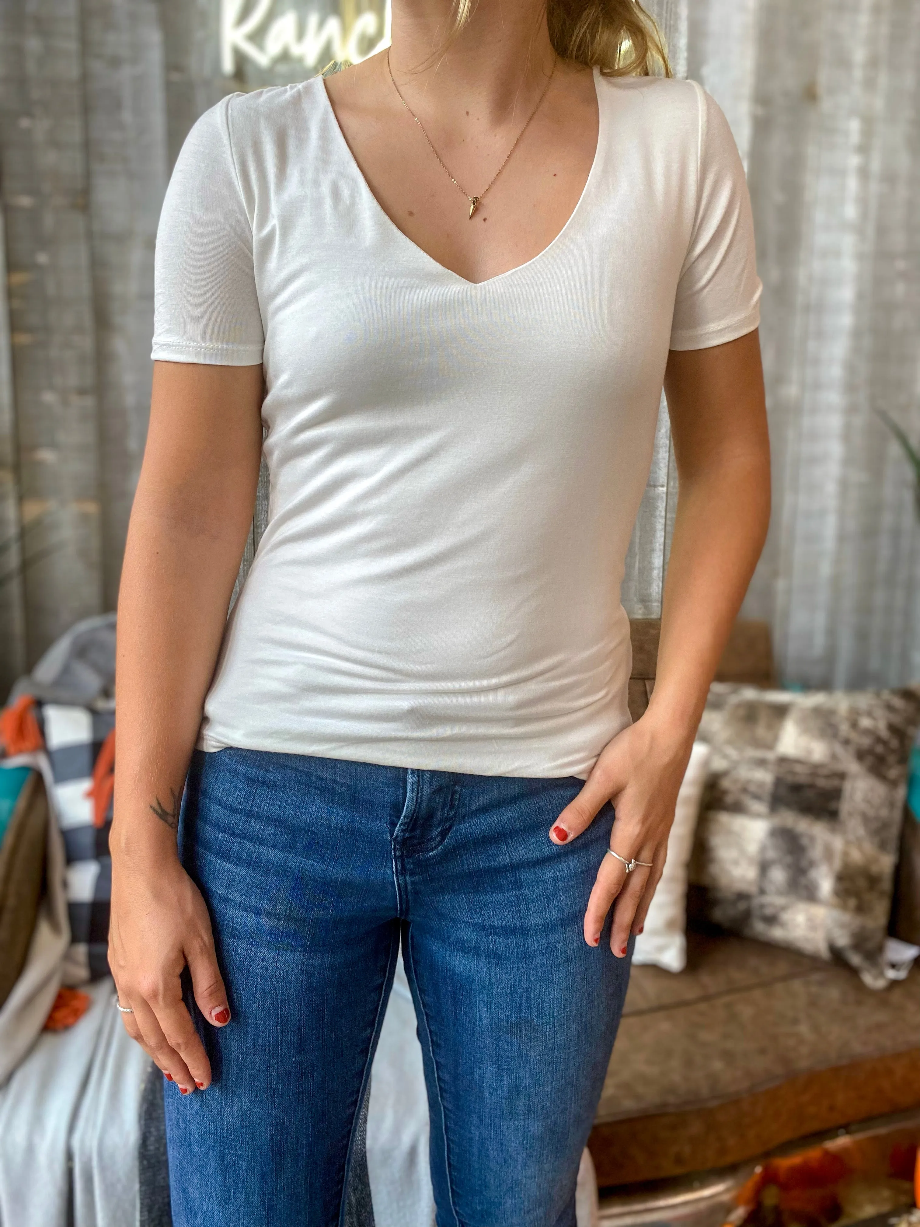 Lanie V-Neck Basic Top