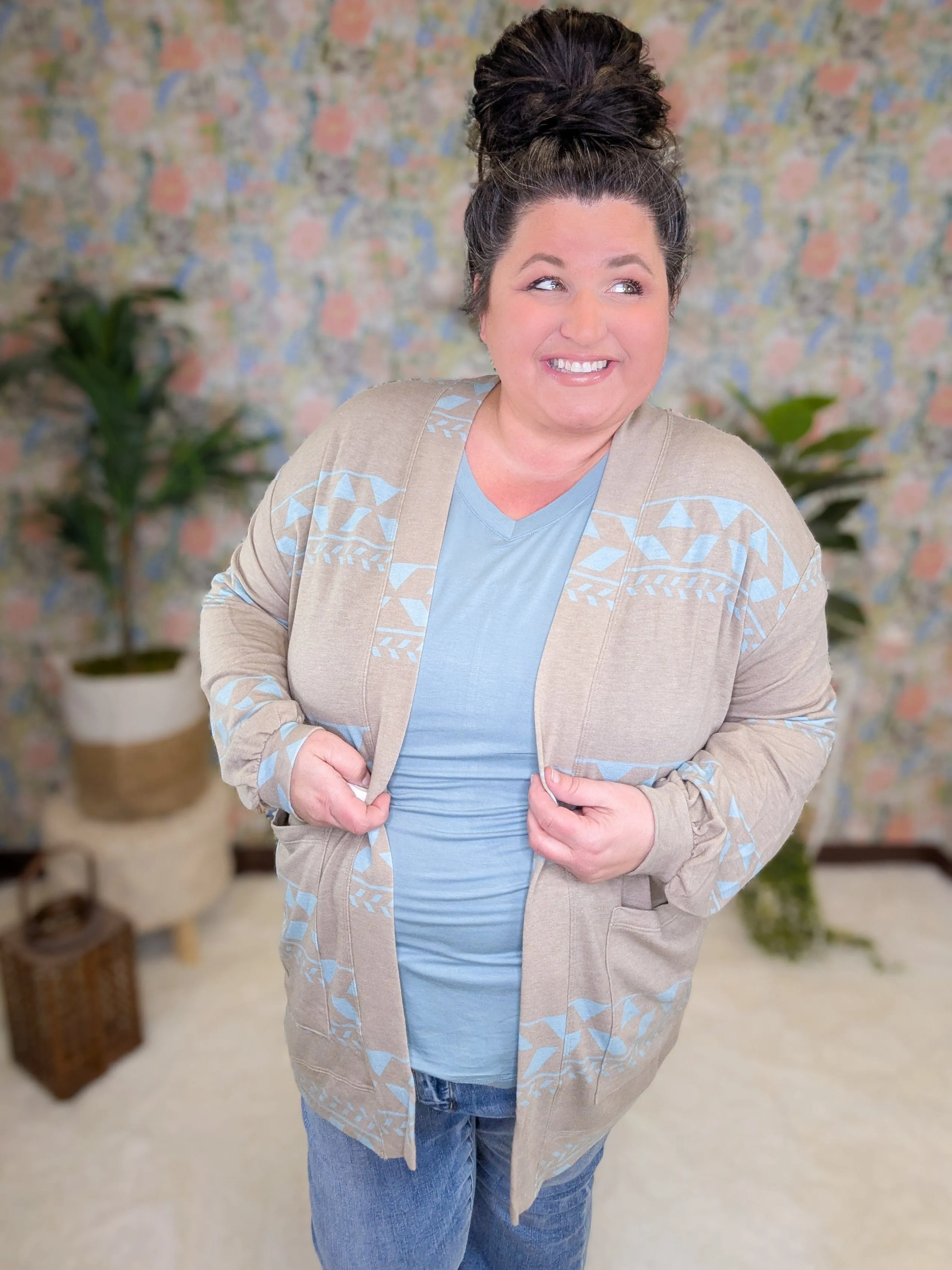 Laurel Geometric Open Cardigan in Taupe   Aqua