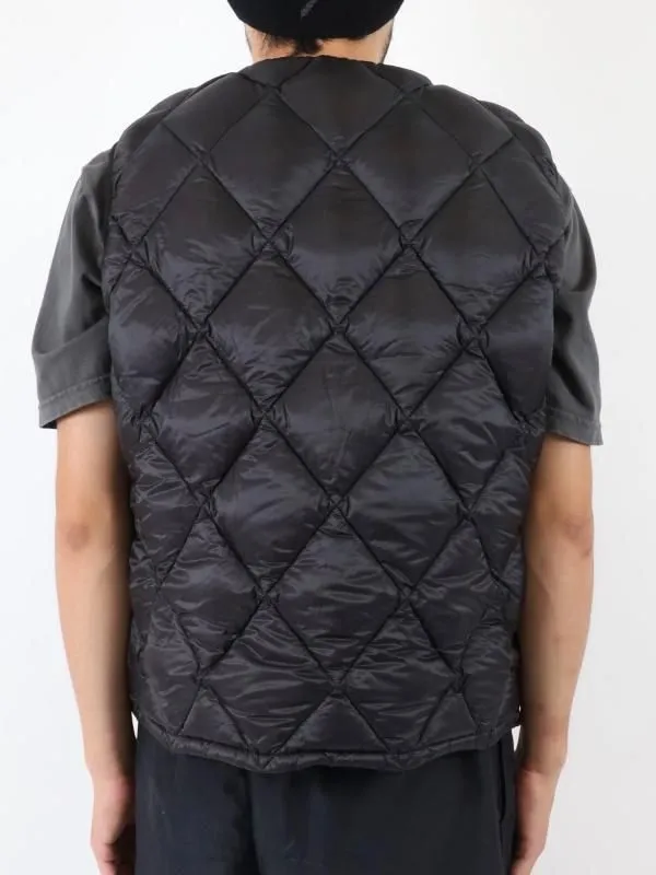 LIGHT DOWN VEST
