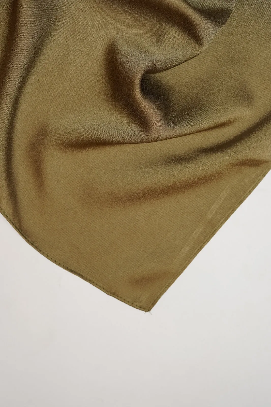 Luxe satin Silk-Burnt Olive