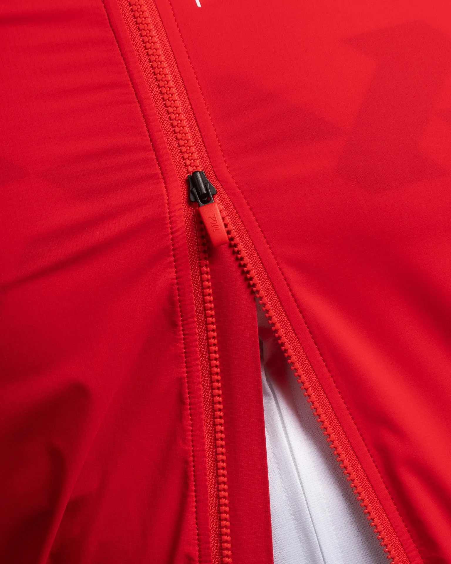 Mens Core Light Vest - Cherry