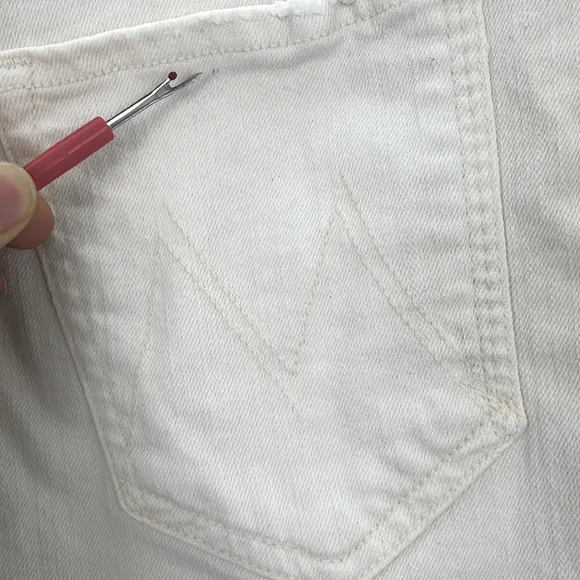 Mother NWOT women’s The Sinner frayed‎ denim shorts whipping cream pink racer 25