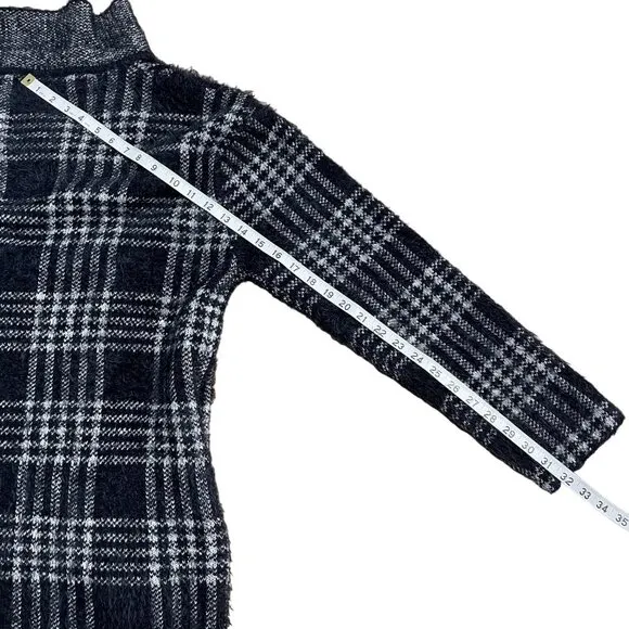 PAPILLON CARDIGAN SWEATER SIZE M BLACK WHITE CHECK PLAID LONG WARM COZY POCKETS