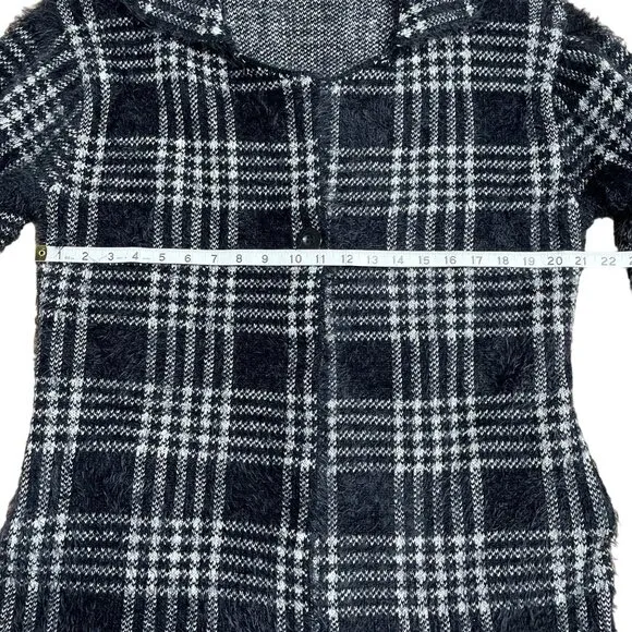 PAPILLON CARDIGAN SWEATER SIZE M BLACK WHITE CHECK PLAID LONG WARM COZY POCKETS