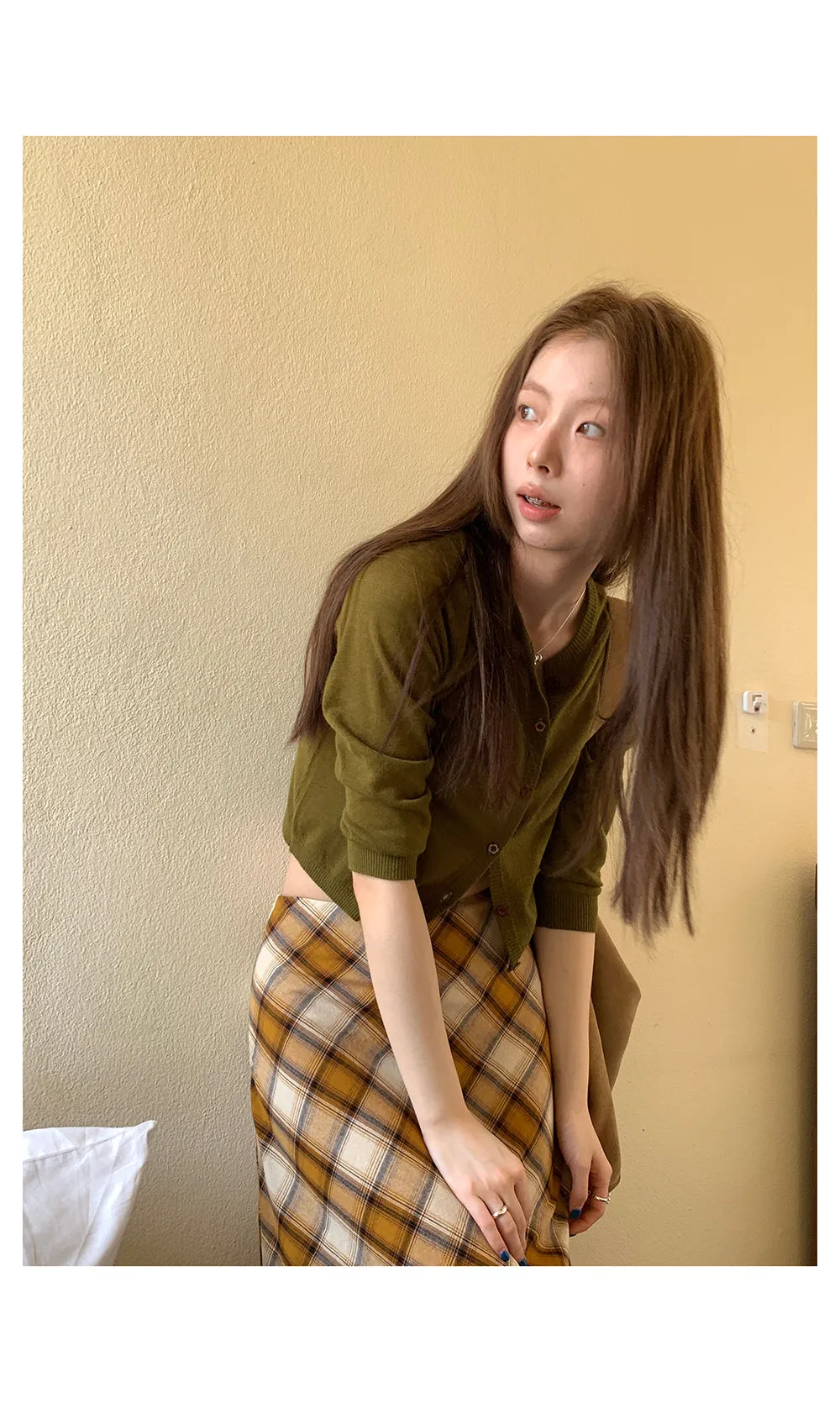 round mid-sleeve  sweater