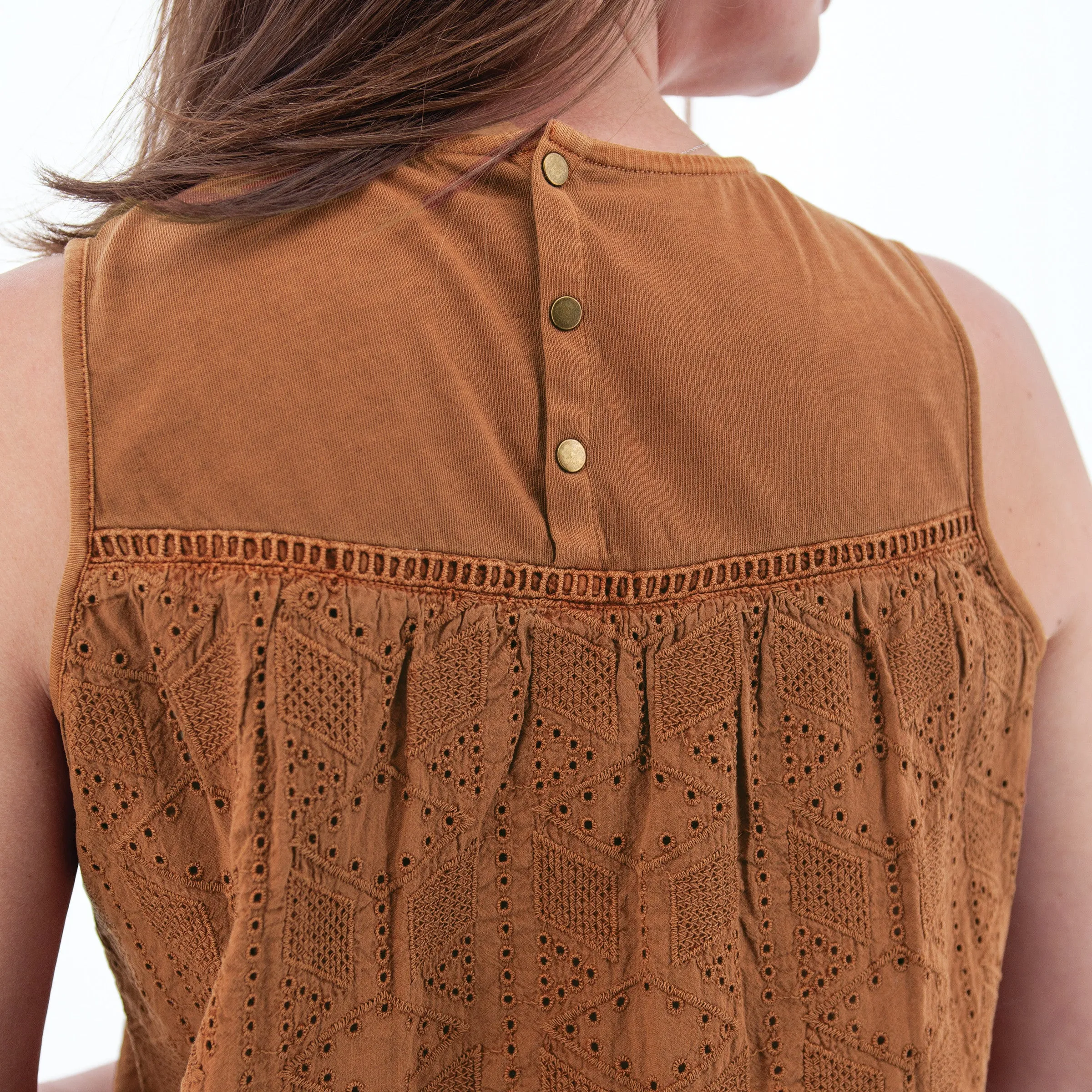 Shelle Eyelet Tank Top - M19168