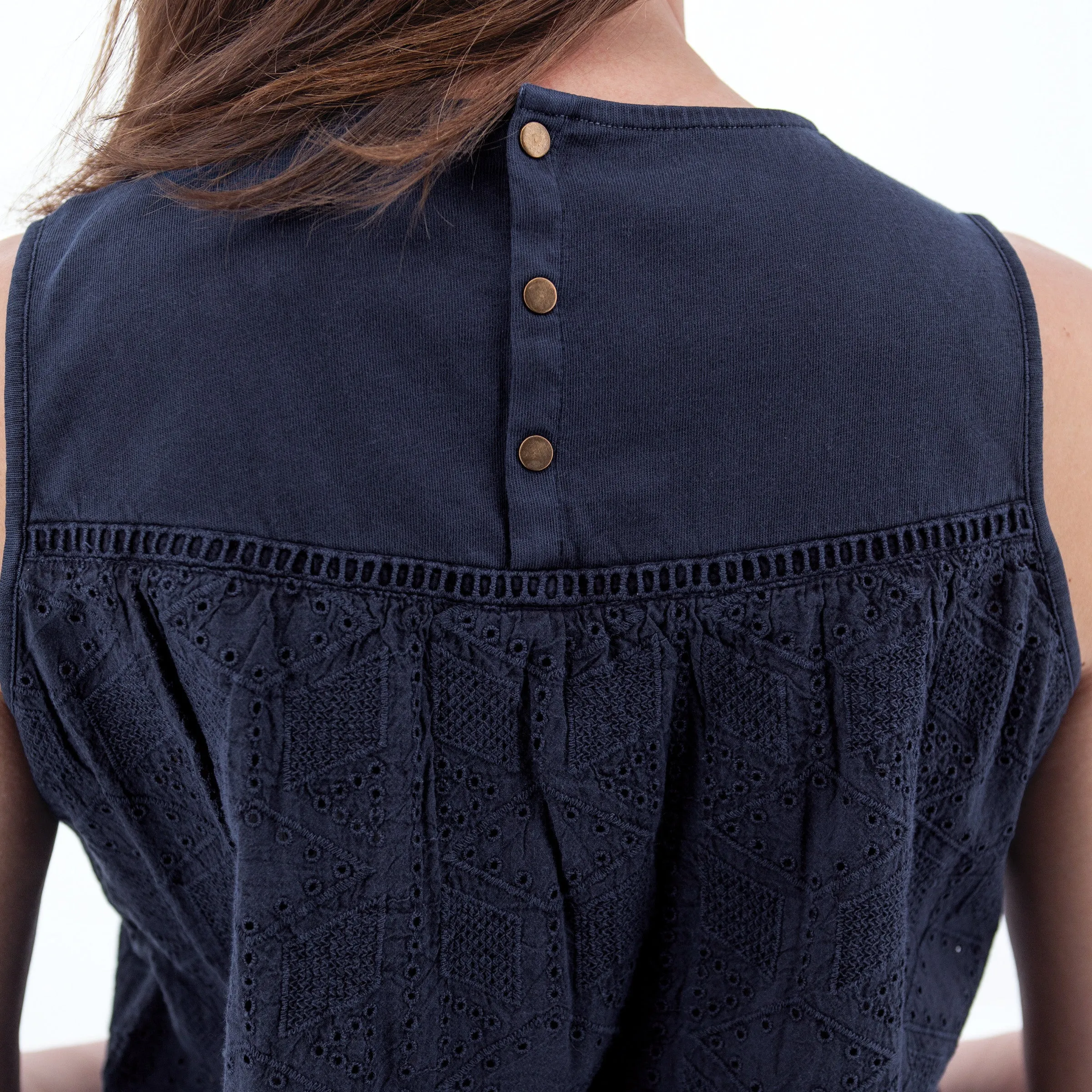 Shelle Eyelet Tank Top - M19168