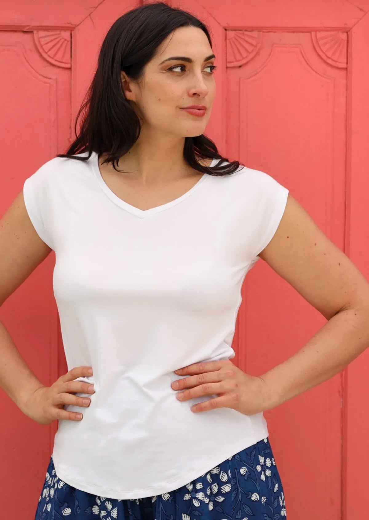 Simple Top V-neck White