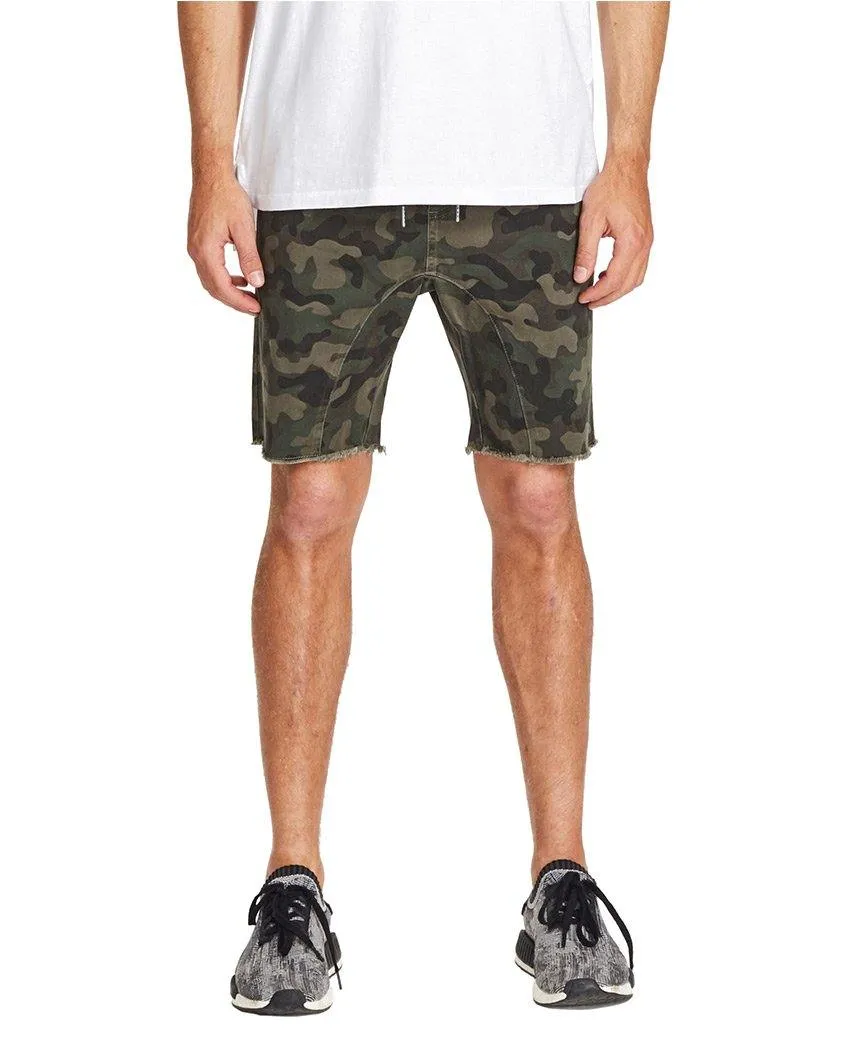 Sureshot Short Dark Camo