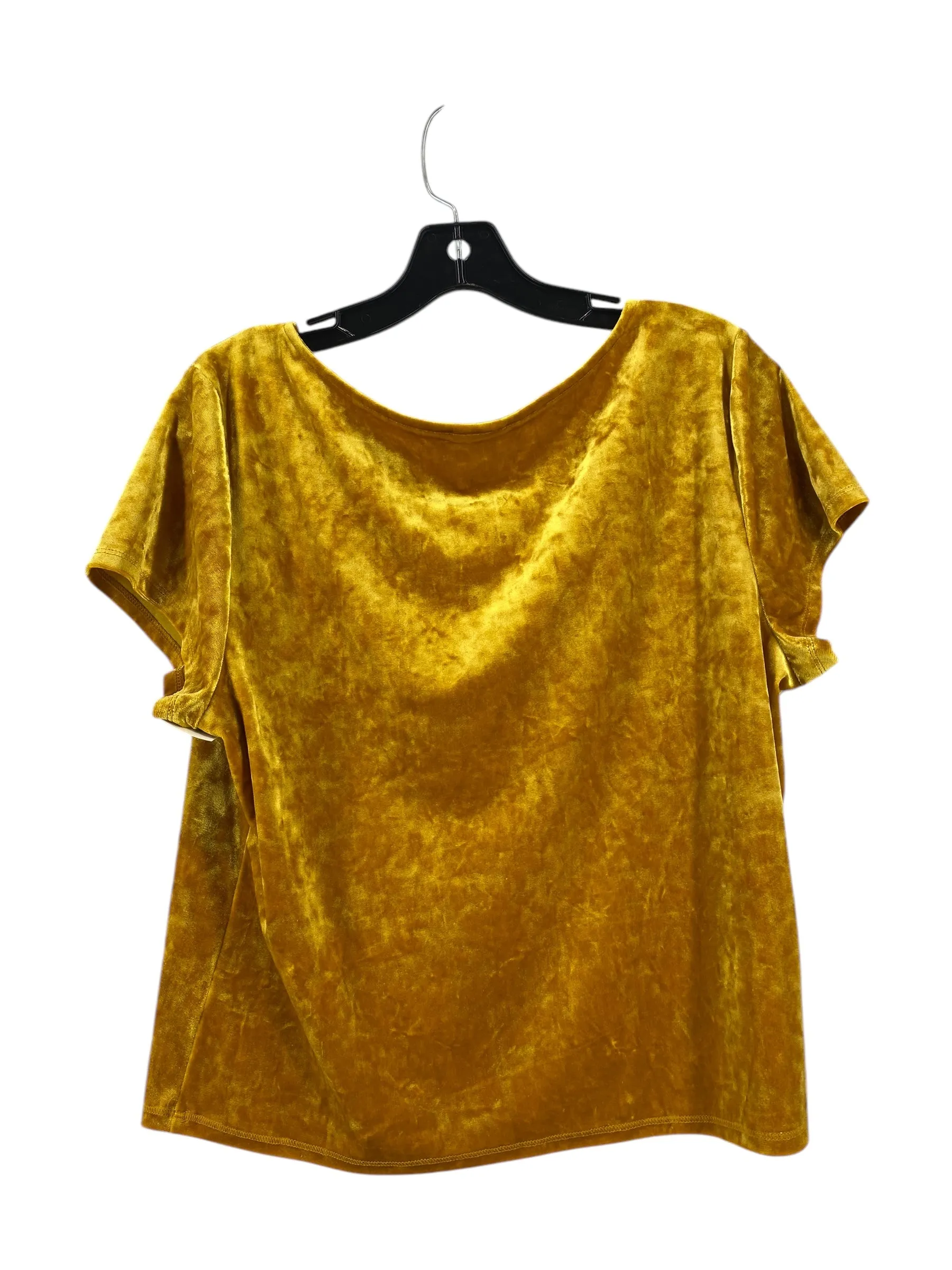 Top Short Sleeve Basic By Clothes Mentor In Yellow, Size: L
