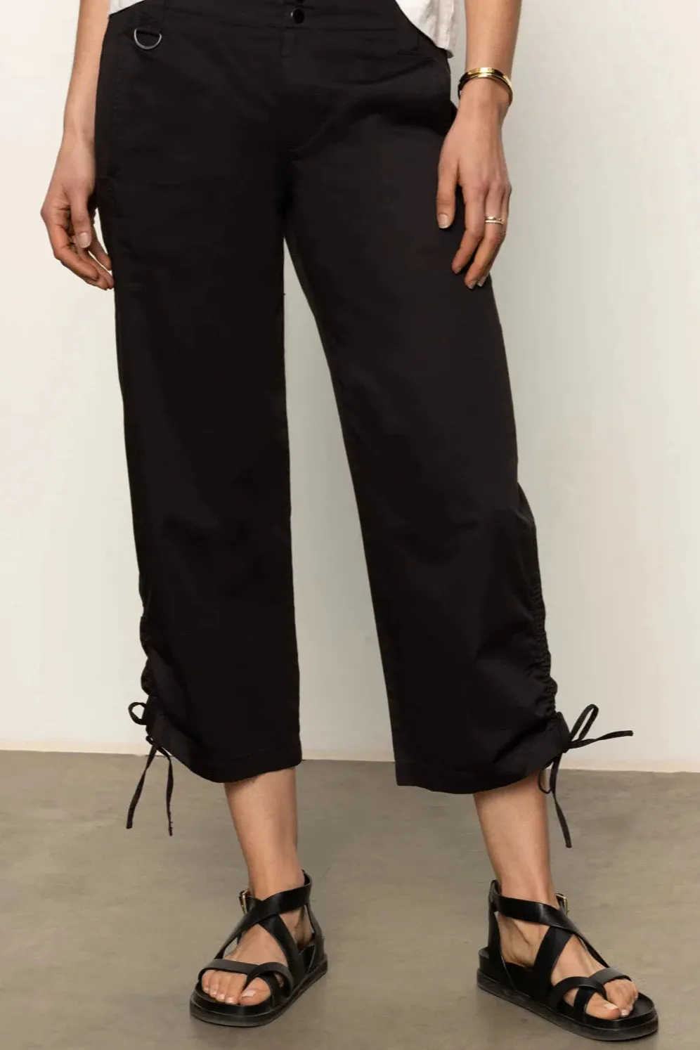 Utility Capri Pant in Black