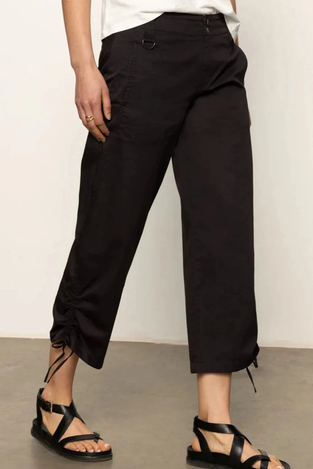 Utility Capri Pant in Black