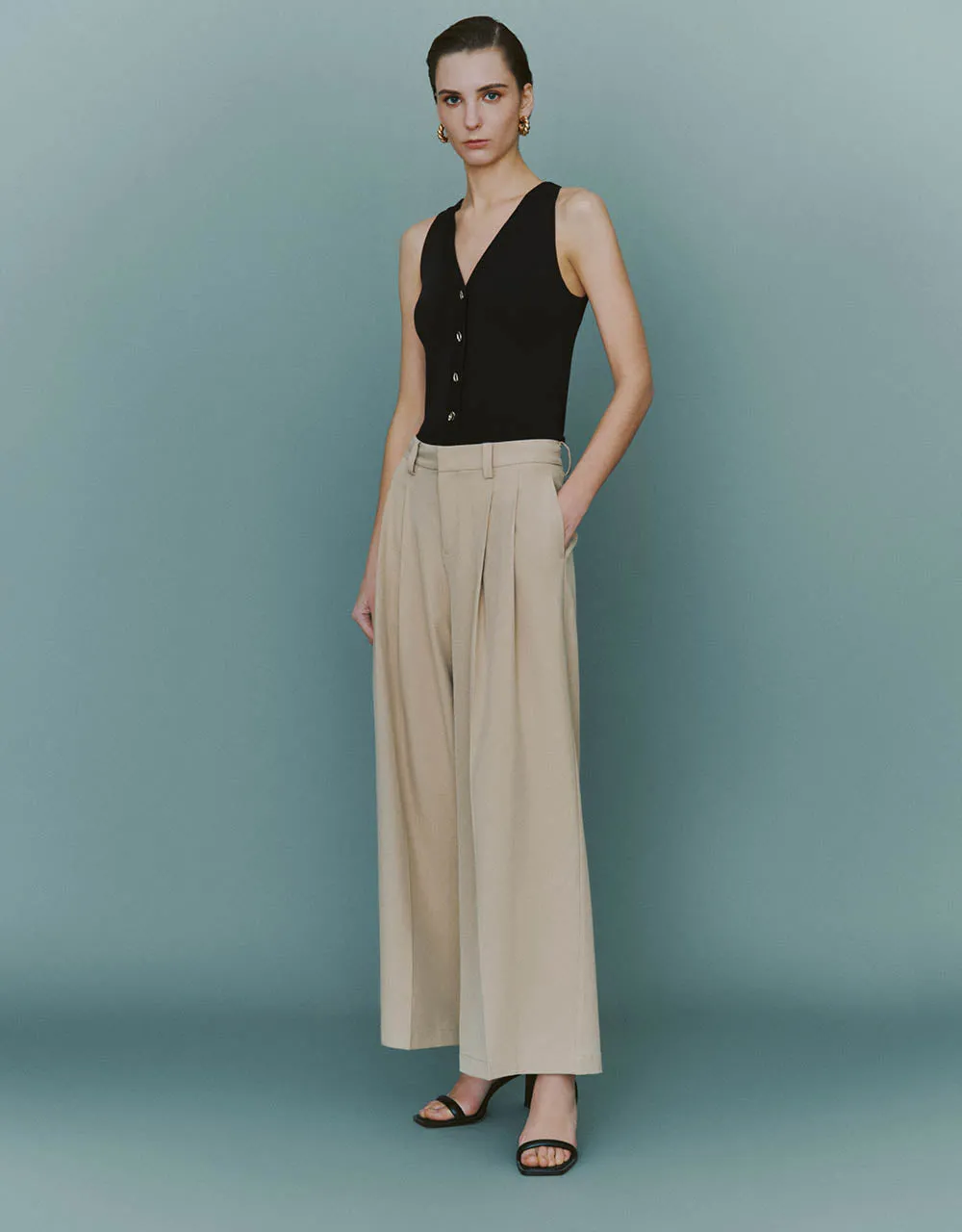 V-Neck Straight Knitted Waistcoat