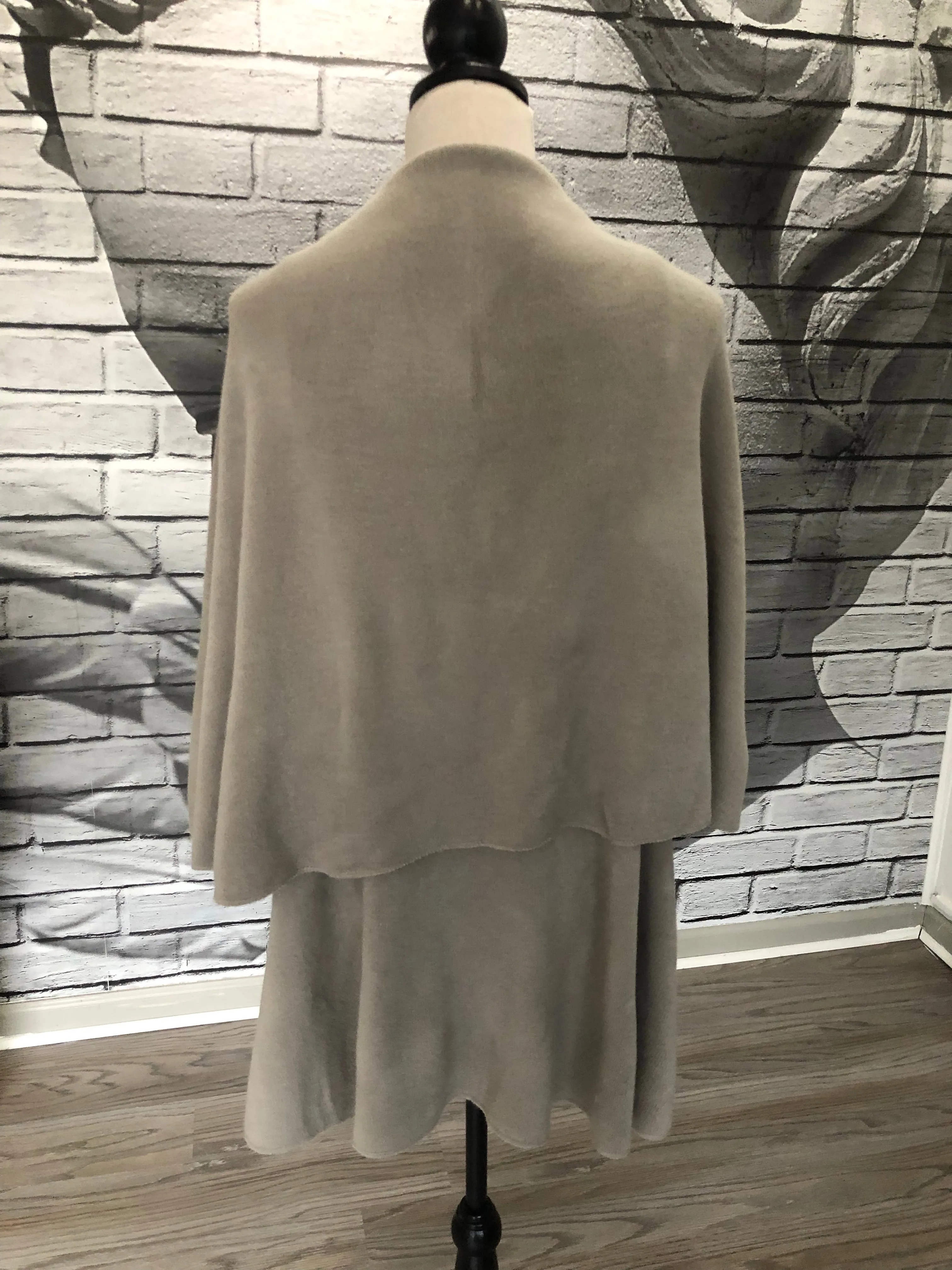 Veronica Vest in Taupe