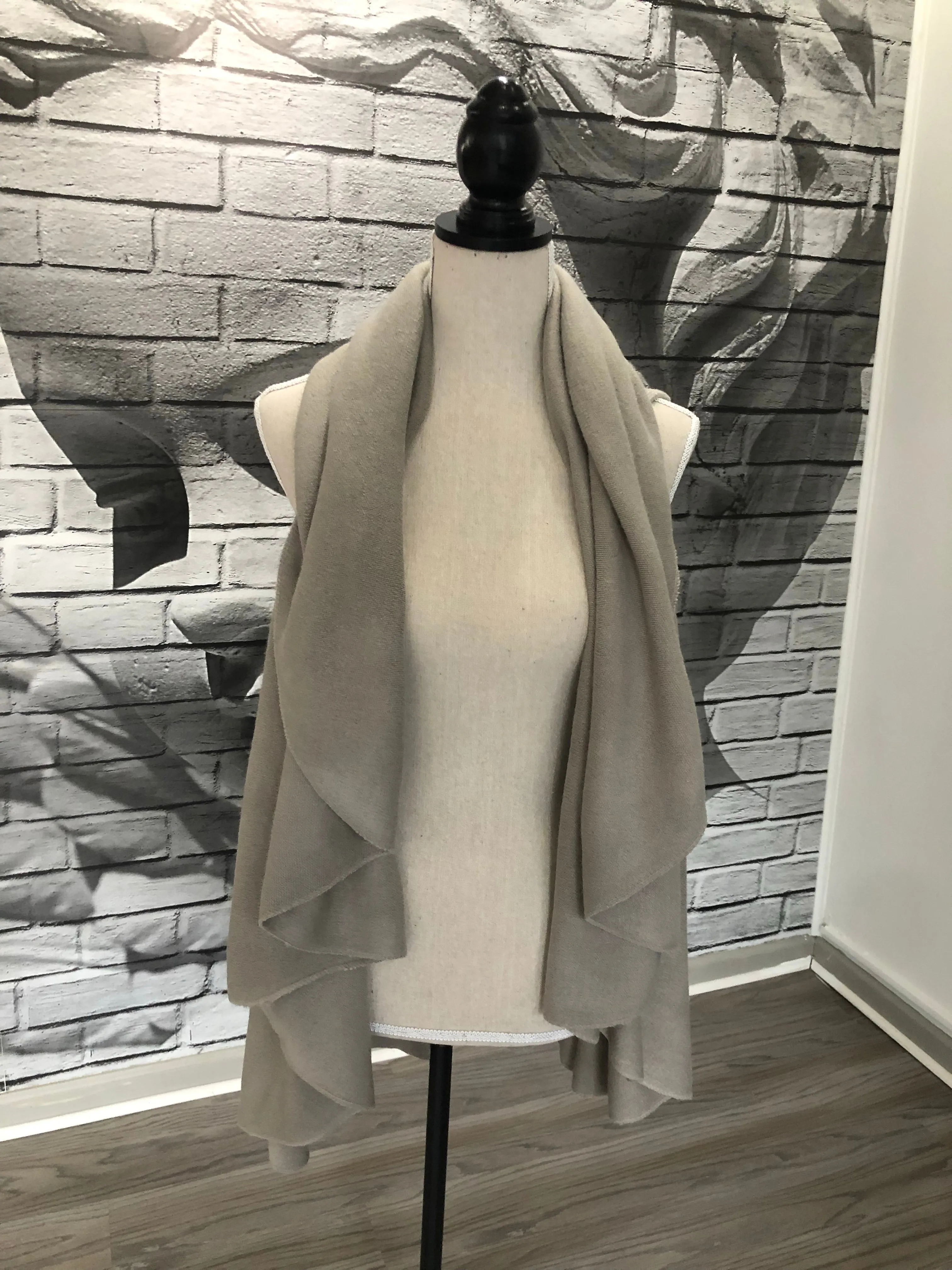 Veronica Vest in Taupe