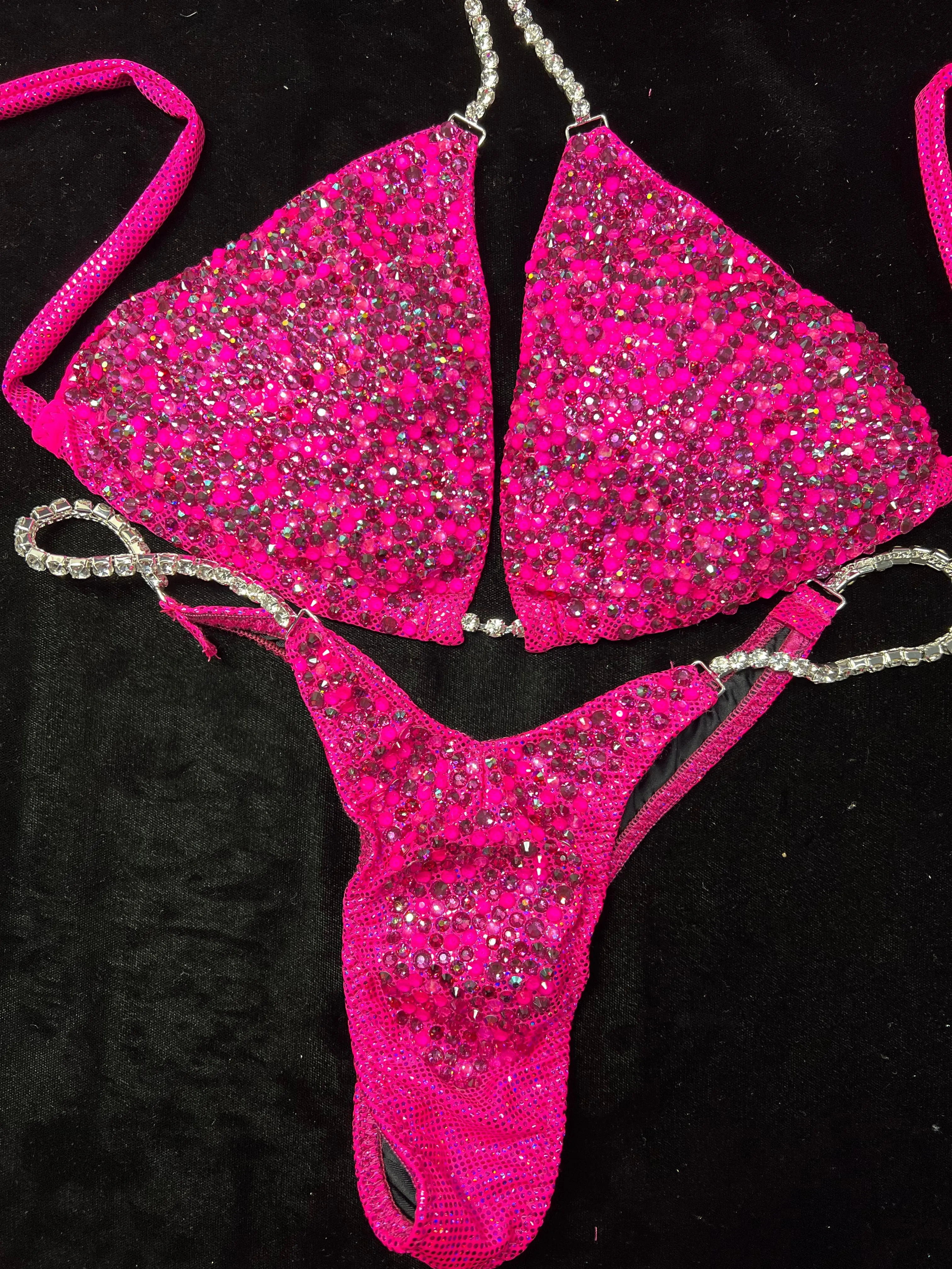 Wellness / Connectors/ Neon Barbie Pink