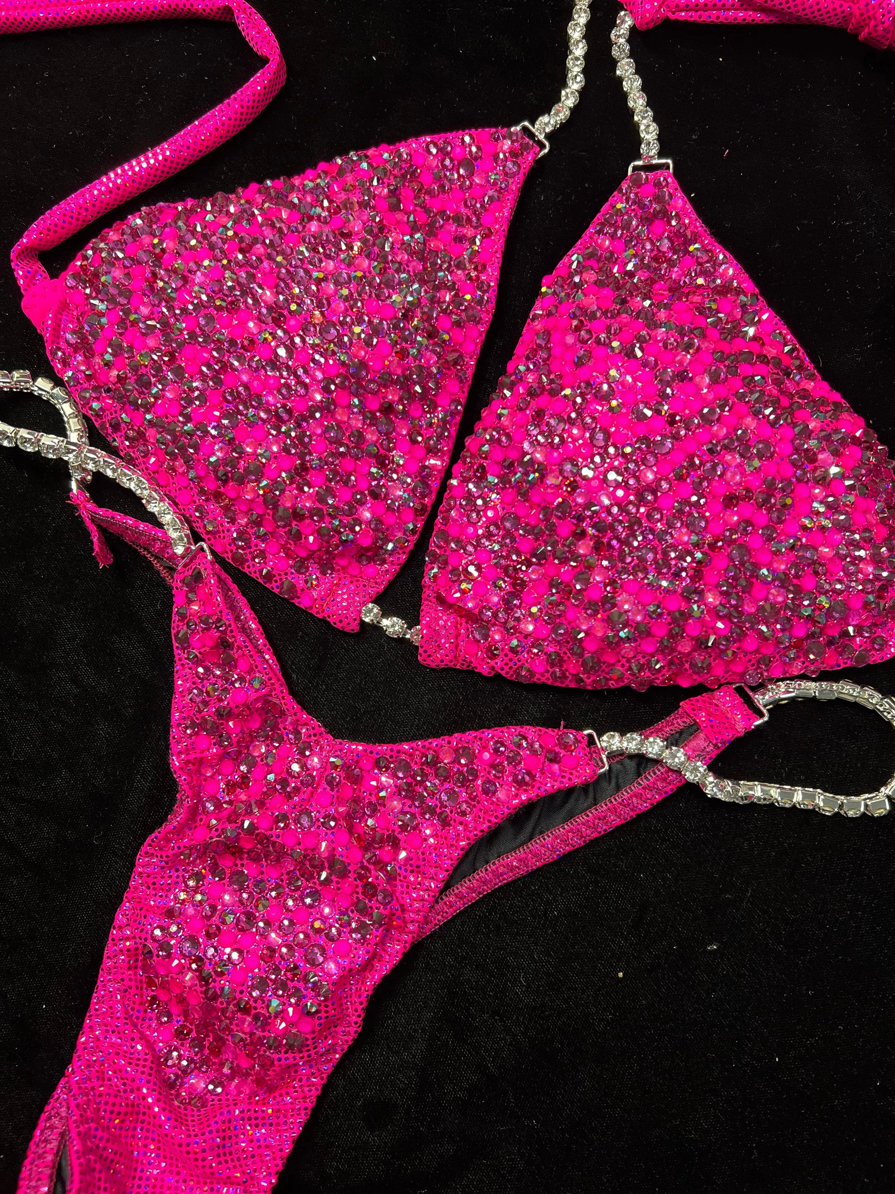 Wellness / Connectors/ Neon Barbie Pink