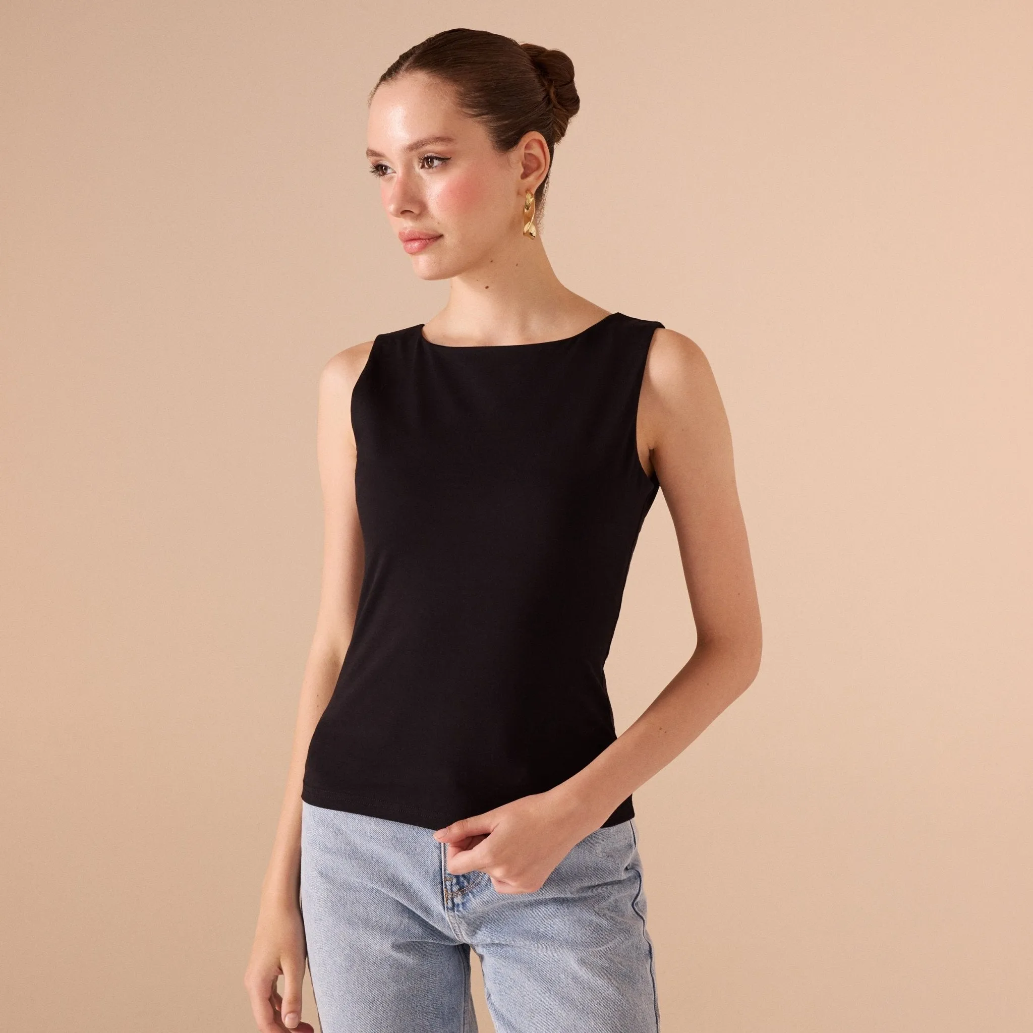White Fitted Sleeveless Cotton Top